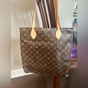 Authentic Louis Vuitton Carry It Tote